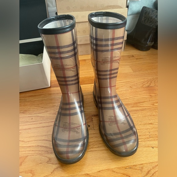 Burberry rainboots - Picture 4 of 5